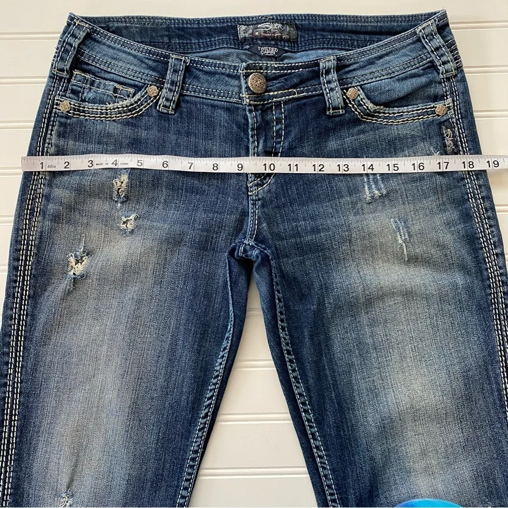 Silver Jeans Twisted Capri Distressed Denim Women’s Size W29